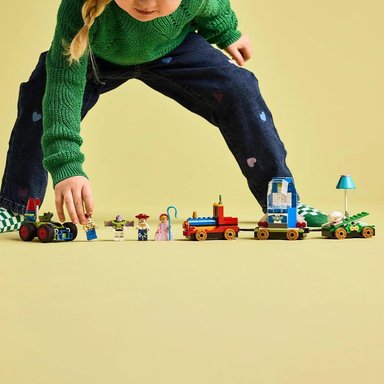 LEGO DISNEY - TREN DE CELEBRACION DE TOY STORY Y AUTO RC - 43264 - 9
