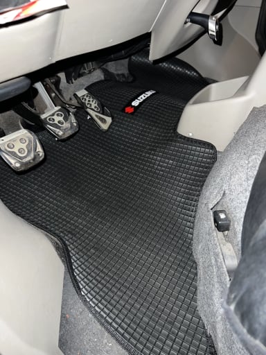 PISO DE GOMA SUZUKI APV - 4