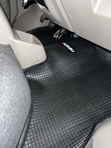 PISO DE GOMA SUZUKI APV - 5