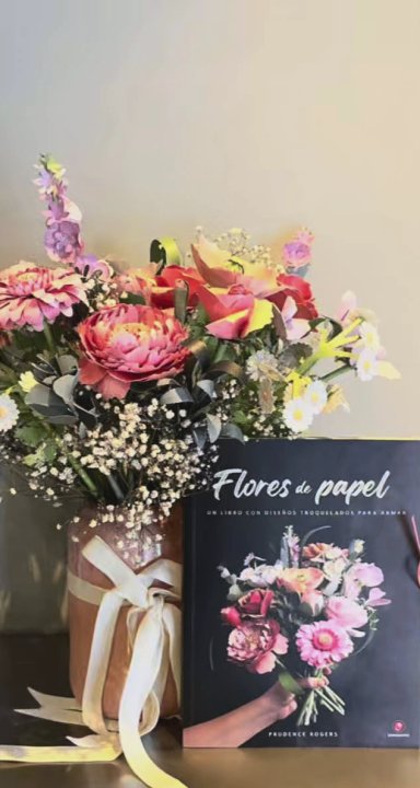 FLORES DE PAPEL DE EDITORIAL CONTRAPUNTO - 7