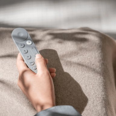 GOOGLE CHROMECAST TV STREAMER 4K HAZEL - 2