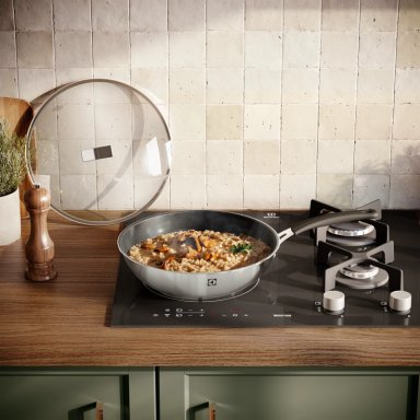 WOK ANTIADHERENTE CON TAPA 28 CM ELECTROLUX - 7