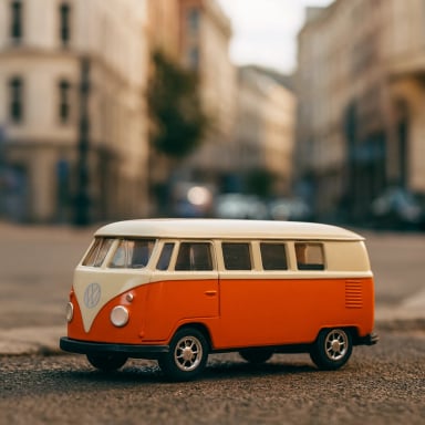SUV VOLKSWAGEN T1 BUS ESCALA 1:60 - WELLY - 5