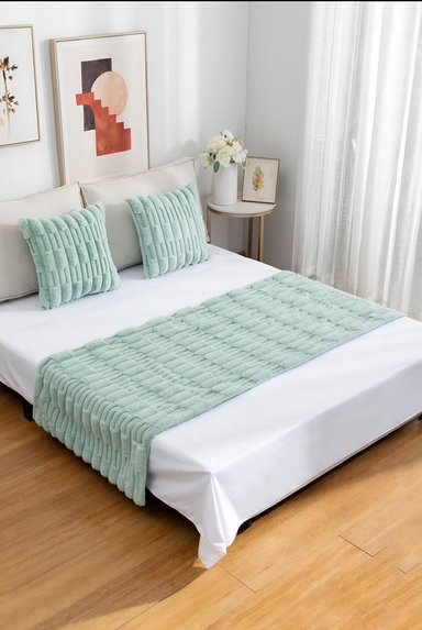 JUEGO DE PIECERA DE CAMA MAS 2 COJIN CON FUNDAS MODELO BAMBÚ VERDE MENTA - 1