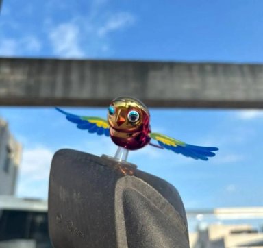 DECORACION PARA RETROVISORES DE AUTO PAJARITO VOLADOR SIMULADOR FUCSIA - 2