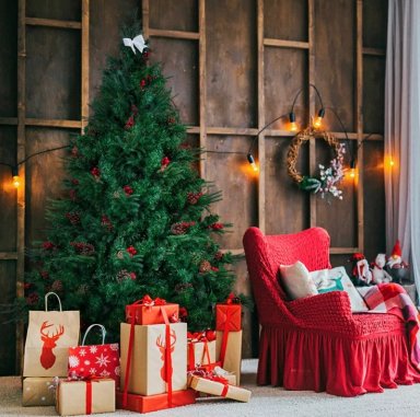 ÁRBOL DE NAVIDAD FRONDOSO CON MUERDAGO Y PIÑAS NAVIDEÑAS 210CM - 2