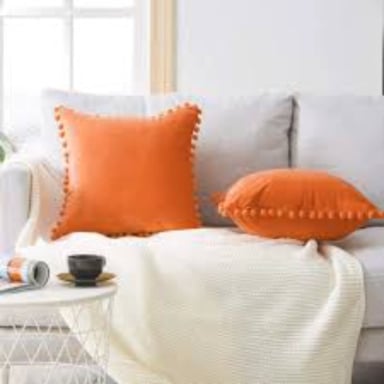 SET DE 2 COJINES DE TERCIOPELO CON POMPOM - NARANJO - 2