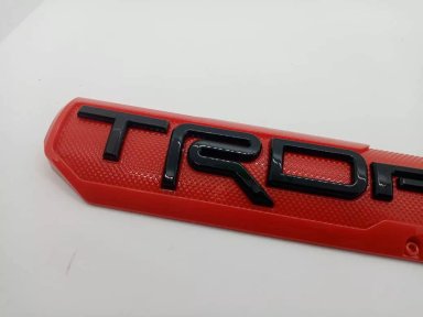 EMBLEMA INSIGNIA 3D TRD PRO ETIQUETA ROJO LETRA NEGRO - 2