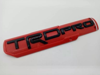 EMBLEMA INSIGNIA 3D TRD PRO ETIQUETA ROJO LETRA NEGRO - 5