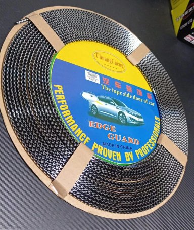 ROLLO DE MOLDURA PROTECTORA PARA AUTOS 15 METROS CARBONO - 4