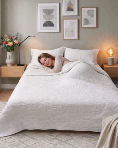 CUBRECAMA QUILT BORDADO KING MAS FUNDAS DE ALMOHADAS ESTILO BOTANICO - 2