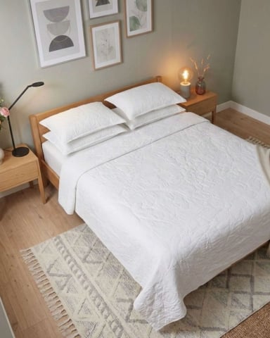 CUBRECAMA QUILT BORDADO KING MAS FUNDAS DE ALMOHADAS ESTILO BOTANICO - 3