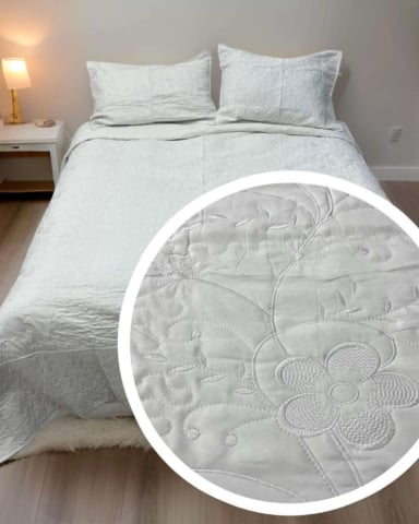CUBRECAMA QUILT BORDADO KING MAS FUNDAS DE ALMOHADAS ESTILO BOTANICO - 5