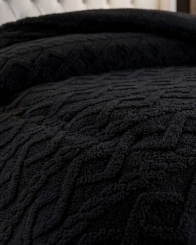 JUEGO DE CUBRECAMA SHERPA CON RELIEVE TRENZADO  KING - 6