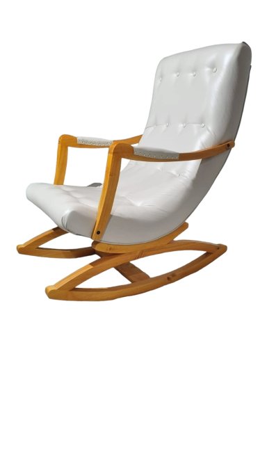 SILLA MECEDORA DISEÑOS VALESTRINI BEIGE CON APOYA BRAZO ECOCUERO - 1