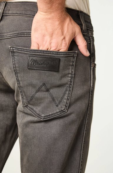 JEANS HOMBRE GREENSBORO STRAIGHT TIRO MEDIO GRIS - 4