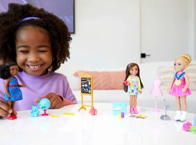 MUÑECA BARBIE CHELSEA CON PROFESIONES / MODELO ALEATORIO - 6
