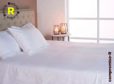 CUBREPLUMÓN RIPLEY HOME JACQUARD STRIPES KING BLANCO - 1
