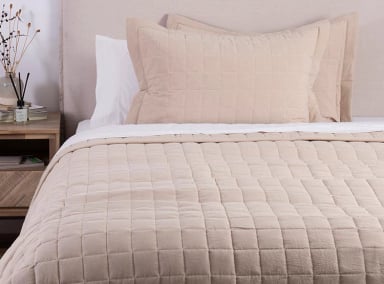 CUBRECAMA QUILT FABRICS 2 PLAZAS ALGODÓN BEIGE LISO OXFORD - 1
