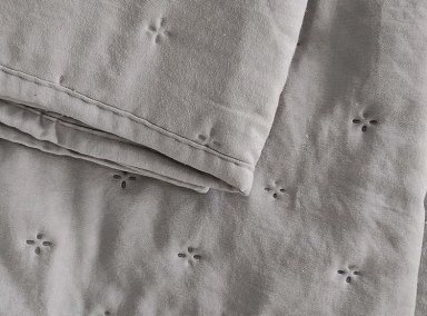 CUBRECAMA QUILT ILLUSIONS 2 PLAZAS GRIS LISO ROMA - 3