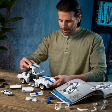 MATTEL BRICK SHOP HOT WHEELS JUGUETE DE CONSTRUCCIÓN ELITE '63 CORVETTE GRAND SPORT ESCALA 1:16 ARMABLE CON PERSONALIZACIÓN - 8