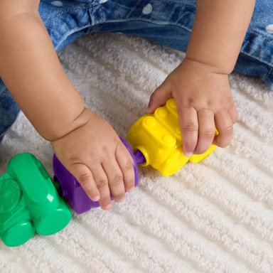 FISHER-PRICE PARA BEBÉS 80 ANIVERSARIO KIT PILA DE ARITOS  - 6