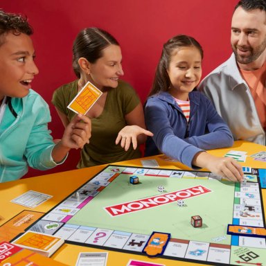 JUEGO DE MESA MONOPOLY EXPANSIÓN VE A LA CÁRCEL - 11