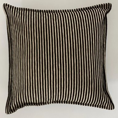COJÍN RIPLEY HOME LÍNEAS 45X45 NEGRO - 1
