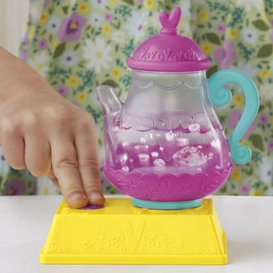 MUÑECA BABY ALIVE FIESTA DE TÉ BURBUJEANTE LALA GOOGOO - 5