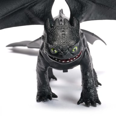 FIGURAS CON SONIDO TOOTHLESS - 3