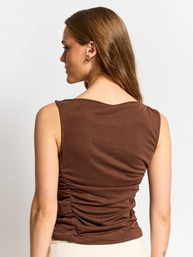 POLERA MUJER INDEX ESCOTE BOTE SIN MANGAS - 2