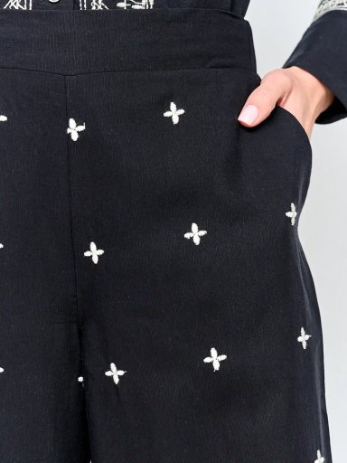 PANTALÓN MUJER CACHAREL FLUIDO BORDADO - 4