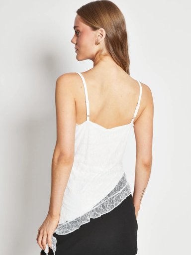 POLERA MUJER INDEX SIN MANGAS ENCAJE ASIMÉTRICO - 2