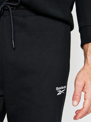 PANTALÓN HOMBRE REEBOK ALGODÓN SMALL LOGO - 3