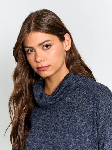 POLERA MUJER AZIZ MANGA LARGA BÁSICA - 3
