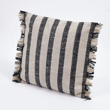 COJÍN RIPLEY HOME CAMEL RAYAS FLECOS 50X50 CM NEGRO - 3