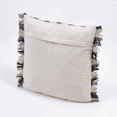 COJÍN RIPLEY HOME CAMEL RAYAS FLECOS 50X50 CM NEGRO - 4