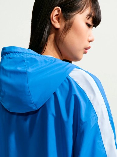 CHAQUETA MUJER NIKE ESSENTIAL WOVEN - 4