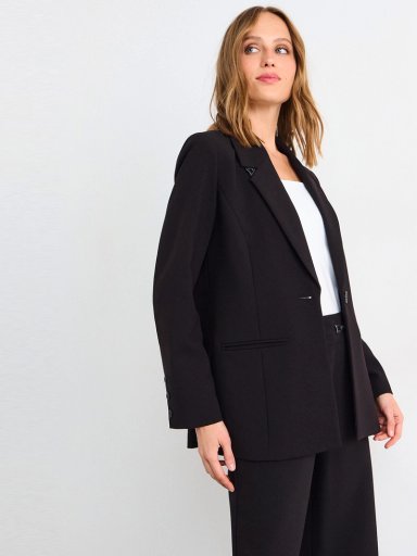 BLAZER MUJER IO SOLAPA TRIÁNGULO METÁLICO - 2