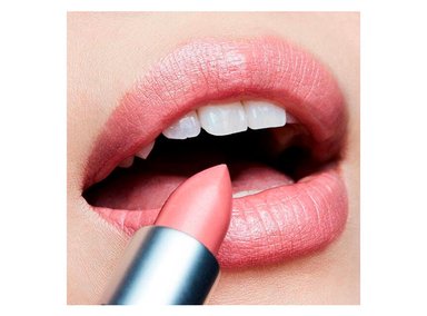 LABIAL MAC FROST LIPSTICK - 2