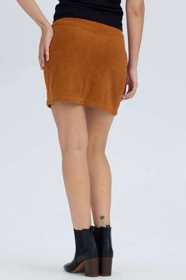 FALDA MUJER COTELÉ CIERRE DELANTERO CAMEL OSCURO - 4
