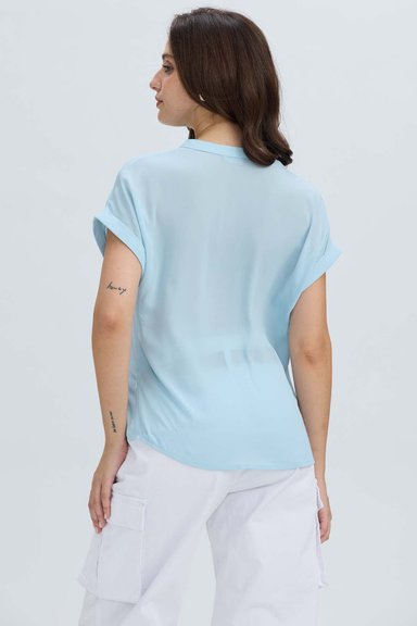 BLUSA MUJER DOBLADILLO EN MANGA CELESTE CLARO - 3