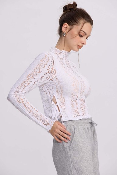 POLERA MUJER ENCAJE EN COLOR BLANCO - 2