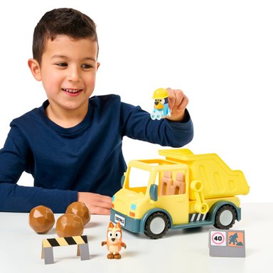 CAMION VOLQUETE BLUEY CON TOLVA Y FIGURAS ARTICULADAS - 7