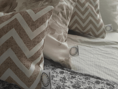COJIN DECORATIVO DISEÑO ZIGZAG CREMA 50X30 RELLENO - 3