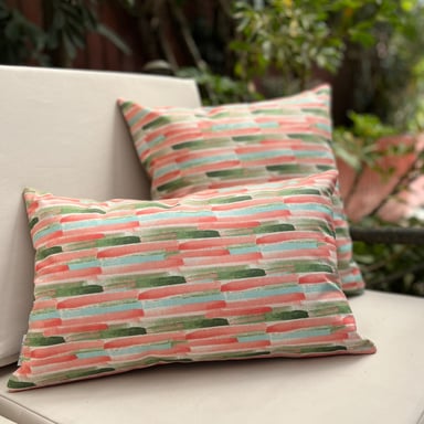 COJÍN DECORATIVO DISEÑO PINCELES ROSA VERDE 80X40 RELLENO - 3
