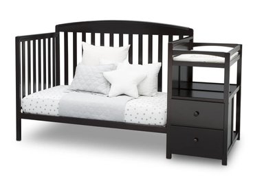 CUNA CONVERTIBLE DELTA CHILDREN 74804-207 MADERA CAFE Y MUDADOR ROYAL CHERRY - 6