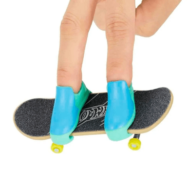 HOT WHEELS PATINETA DE SKATE CON TENIS ALEATORIO - 3
