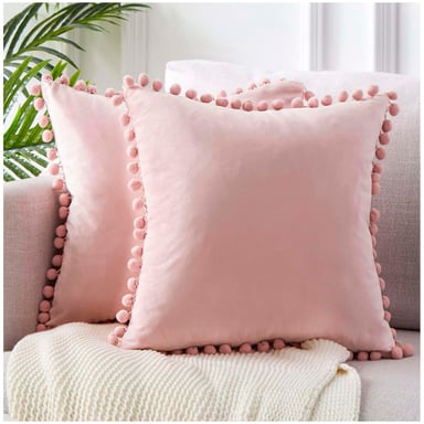 PACK DE 02 FUNDAS DE COJÍN DE TERCIOPELO CON POMPON 45X45 ROSA - 1