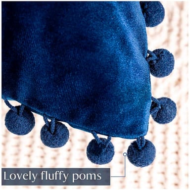 PACK DE 02 FUNDAS DE COJÍN DE TERCIOPELO CON POMPON 45X45 AMARINO - 4
